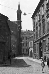 Magyarország, Sopron, Szent György utca a Hátsókapu torkolatánál, szemben az Orsolya tér és az Szent Orsolya-templom., 1957, Nagy Gyula, templom, utcakép, Fortepan #51721