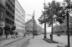 Magyarország, Debrecen, Piac utca (Vörös Hadsereg útja), a Kossuth tér felől nézve., 1953, Nagy Gyula, kerékpár, villamos, villanyoszlop, Fortepan #51809