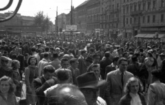 Magyarország, Budapest VII., Baross tér., 1953, Nagy Gyula, tömeg, villamos, szurkoló, Budapest, Fortepan #51858