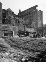 Magyarország, budai Vár, Budapest I., az Országos levéltár hátsó, sérült homlokzata., 1945, Kramer István dr, Kunszt János, háborús kár, járműroncs, rom, Budapest, Fortepan #52003