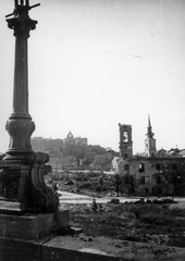 Magyarország, Tabán, Budapest I., középen a budai szerb templom, mögötte az Alexandriai Szent Katalin-templom., 1945, Kramer István dr, Kunszt János, háborús kár, rom, Budapest, Fortepan #52016