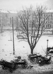 Hungary, Budapest I., a Krisztina körút felől nézve, háttérben az Alagút utca - Attila út kereszteződése., 1945, Kramer István dr, Kunszt János, winter, war damage, chariot, Budapest, Fortepan #52029