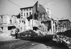 Hungary, Tabán, Budapest I., Apród utca a Szarvas (Szebeny Antal) tér felől nézve., 1945, Kramer István dr, Kunszt János, war damage, ruins, Budapest, rails, catenary wire, Fortepan #52034