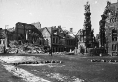 Hungary, Budapest I., Szentháromság tér. A Szentháromság-szobor mögött az Országház utca torkolata., 1945, Kramer István dr, Kunszt János, war damage, monument, ruins, lamp post, Budapest, Fortepan #52084