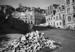 Hungary, Budapest I., Mikó utca a Logodi utca felé nézve., 1945, Kramer István dr, Kunszt János, war damage, brick, Budapest, pedestrian, Fortepan #52085