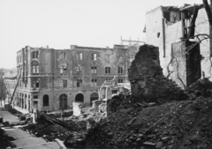 Hungary, Budapest I., Zerge lépcső, szemben a Roham utca - Attila (IV. Béla) út sarok., 1945, Kramer István dr, Kunszt János, war damage, ruins, Budapest, Fortepan #52093