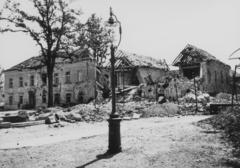 Hungary, Budapest I., Erzsébet híd budai hídfő. Balra a Hungária forrás, szemben a lerombolt Rudas gyógyfürdő., 1945, Kramer István dr, Kunszt János, war damage, candelabra, ruins, gas lamp, Budapest, Fortepan #52122