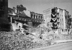 Hungary, Budapest I., Donáti utca a Toldy lépcsőnél, háttérben a Toldy Ferenc utca és a Szabó Ilonka (Ilona) utca épületei., 1945, Kramer István dr, Kunszt János, war damage, ruins, Budapest, Fortepan #52124