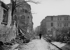 Hungary, Budapest I., Logodi utca a Mikó utca felől a Zerge lépcső felé nézve., 1945, Kramer István dr, Kunszt János, war damage, ruins, Budapest, pedestrian, Fortepan #52127