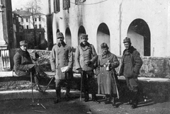 Olaszország, Borgo Valsugana, Ponte veneziano a Brenta folyó felett., 1917, Komlós Péter, első világháború, csoportkép, sétabot, Fortepan #52339