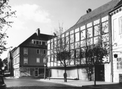 Magyarország, budai Vár, Budapest I., Szentháromság utca - Úri utca kereszteződés, előtérben a Fehér Galamb ház., 1970, Szabó Lóránt, Budapest, Fortepan #53030