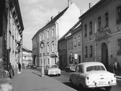 Magyarország, budai Vár, Budapest I., Úri utca a Dárda utcától a Kapisztrán tér felé nézve., 1970, Szabó Lóránt, csehszlovák gyártmány, német gyártmány, Trabant-márka, Opel-márka, Skoda-márka, automobil, Skoda 1000 MB, Trabant 601, rendszám, Opel Olympia Rekord, Budapest, országjelzés, Fortepan #53036