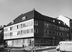 Magyarország, budai Vár, Budapest I., Dísz tér - Tárnok utca sarok, Muskétás étterem., 1970, Szabó Lóránt, német gyártmány, Wartburg-márka, Nysa-márka, lengyel gyártmány, automobil, Wartburg 353, Budapest, Fortepan #53038