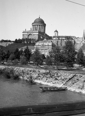 Hungary, Esztergom, Bazilika a hajókikötő hídjáról nézve., 1932, Romák Éva, basilica, Fortepan #53255