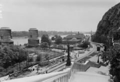 Magyarország, Budapest I., Szent Gellért rakpart, Rudas fürdő., 1956, UVATERV, építkezés, villamos, látkép, hídroncs, Duna, sínpálya, eklektikus építészet, Budapest, függőhíd, Feketeházy János-terv, Kherndl Antal-terv, Czekelius Aurél-terv, Fortepan #5334