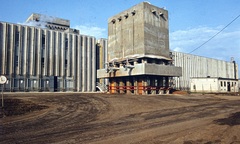 Hungary, Bőcs, Borsodi Sörgyár., 1982, Balázs Lajos, colorful, factory, rf-concrete, factory, industrial building, Fortepan #53381