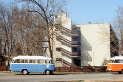 Magyarország, Balatonboglár, Kodály Zoltán utca 64., OKISZ-üdülő., 1979, Balázs Lajos, színes, autóbusz, német gyártmány, Robur-márka, Fortepan #53394