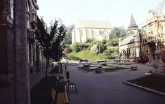 Magyarország, Miskolc, Erzsébet (Szabadság) tér, szemben a református templom az Avas oldalában., 1975, Balázs Lajos, utcabútor, templom, színes, utcakép, Fortepan #53399