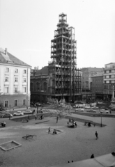 Hungary, Budapest V., Szervita (Martinelli) tér., 1965, UVATERV, playground, construction, street view, scaffolding, repair, Budapest, Servite Order, Fortepan #5358