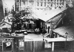 Magyarország, Budapest VIII., az előtérben lévő telek helyén épült később a Gutenberg tér 2. számú ház, mögötte a Bródy Sándor (Főherceg Sándor) utca 27 számú ház látszik, ettől balra a Mária utca. A felvétel a Kőfaragó utcából készült., 1914, Szabó Lóránt, reklám, Budapest, Fortepan #53646