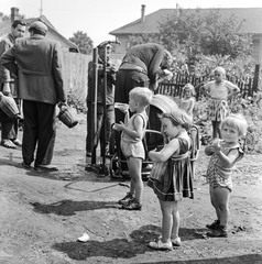 Szlovákia, Fülek, Farská lúka (Paprét), az egyik "csevice" forrás., 1960, Zsanda Zsolt, Vajszada Károly, Csehszlovákia, kút, Fortepan #53930