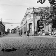 Szlovákia, Losonc, ulica Tomása Garrigue Masaryka - ulica Zeleznicná sarok., 1960, Zsanda Zsolt, Vajszada Károly, Csehszlovákia, babakocsi, kockakő, Fortepan #53939