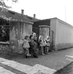 Szlovákia, Fülek, 1960, Zsanda Zsolt, Vajszada Károly, Csehszlovákia, gyerekek, Fortepan #53963