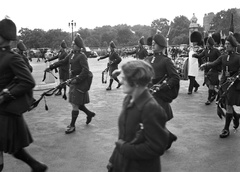 Egyesült Királyság, London, ünnepi felvonulás a Buckingham Palota előtt., 1938, Nagy Gyula, dob, őrség, Fortepan #54172