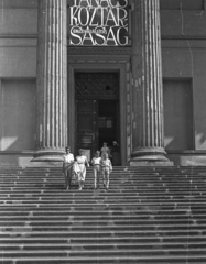 Magyarország, Budapest VIII., Magyar Nemzeti Múzeum., 1959, Lencse Zoltán, múzeum, kiállítás, Tanácsköztársaság ábrázolás, Budapest, Fortepan #54504