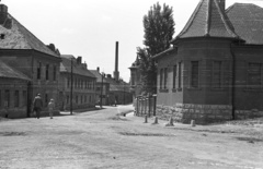 Magyarország, Győr, Országút utca, háttérben az Olajgyár kéménye., 1958, Lencse Zoltán, utcakép, Fortepan #54535