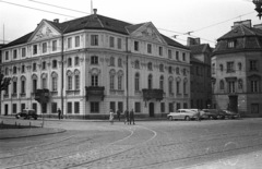 Lengyelország, Varsó, ulica Krakowskie Przedmiescie, szemben a Wesslów-palota., 1958, Lencse Zoltán, barokk-stílus, palota, Jakub Fontana-terv, FSO Warszawa, Fortepan #54675