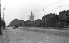 Lengyelország, Varsó, Aleje Jerozolimskie az ulica Nowy Swiat felé nézve., 1958, Lencse Zoltán, kandeláber, utcakép, villamos, automobil, magasház, viszonylatszám, Fortepan #54711