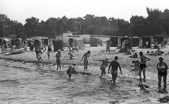 Lengyelország, Sopot, Strand., 1958, Lencse Zoltán, szélfogó fülke, Fortepan #54718