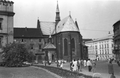 Lengyelország, Krakkó, Plac Wszystkich Swietych, szemben az Assisi Szent Ferenc templom., 1958, Lencse Zoltán, templom, Fortepan #54764