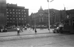 Lengyelország, Katowice, Rynek, szemben az ulica Pocztowa torkolata., 1958, Lencse Zoltán, villamos, viszonylatszám, FSO Warszawa, Fortepan #54766