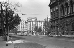 Magyarország, Budapest VIII., Múzeum körút az Astoria kereszteződés felé nézve., 1959, Lencse Zoltán, autóbusz, csehszlovák gyártmány, Skoda-márka, villamos, automobil, Skoda 1101 VO/P Colonial, Ganz-márka, Budapest, Fortepan #54817