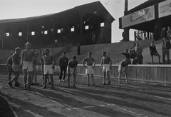 Magyarország, Budapest IX., Üllői út, FTC stadion, MHK próba élsportolóknak. MTK futballisták, balra szemben Hidegkuti Nándor., 1949, Kovács Márton Ernő, sport, labdarúgás, FTC, MHK Mozgalom, Budapest, Fortepan #54985