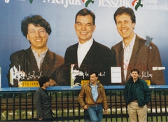 Hungary, Budapest XIV., Mexikói út a Millenniumi Földalatti vasút végállomás mellett. Pető Iván, Rajk László és Magyar Bálint politikusok., 1990, Magyar Bálint, colorful, billboard, politics, Alliance of Free Democrats, Budapest, political ad, regime change, Fortepan #55403