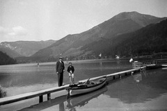 Austria, Erlaufsee, Mariazell közelében., 1935, Magyar Bálint, flag, boat, pier, man, boy, Fortepan #55458