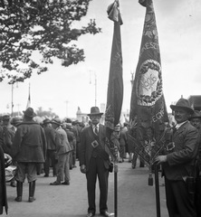 Hungary, Budapest VI., Andrássy út, háttérben a Hősök tere., 1936, Magyar Bálint, flag, Budapest, Fortepan #55541