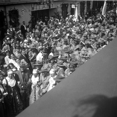 Poland, Zebrzydowice, vasútállomás, a spalai cserkésztalálkozóra érkező magyar küldöttség fogadása a lengyel határállomáson. Elöl jobbra szemüveggel Teleki Pál korábbi és későbbi miniszterelnök mint tiszteletbeli főcserkész., 1935, Magyar Bálint, scouting, Fortepan #55927