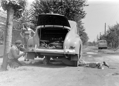 Hungary, 1970, Fortepan, street view, Barkas-brand, mechanic, automobile, M20 Pobieda, car repair, Fortepan #5596