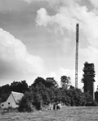 Magyarország, Kékestető, a Távközlési Kutató Intézet épülete (később szálloda) és az antennatorony., 1957, Rádió és Televízió Újság, torony, Fortepan #56164