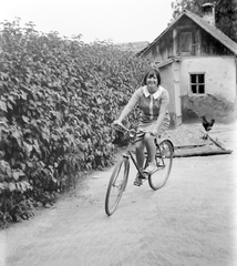 1970, Fortepan, portrait, bicycle, poultry, woman, Fortepan #5619