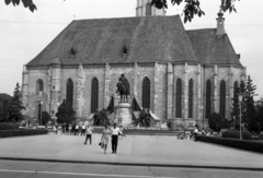 Románia,Erdély, Kolozsvár, Fő tér, Hunyadi Mátyás emlékműve és a Szent Mihály-templom., 1969, Piarista Levéltár/Holl Béla, templom, Mátyás király ábrázolás, Fortepan #56850