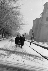 Magyarország, Vác, Schuszter Konstantin (Konstantin) tér, jobbra a Nagyboldogasszony-székesegyház., 1970, Piarista Levéltár/Holl Béla, Isidore Canevale-terv, Fortepan #56929