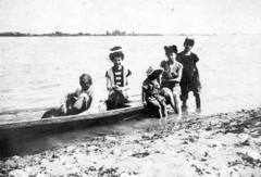 1910, Karabélyos Péter, bathing suit, tableau, boat, Fortepan #57150