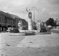 Szlovákia, Modor, Stúrova ulica, Ludovít Stúr emlékmű., 1965, Karabélyos Péter, Csehszlovákia, autóbusz, szobor, teherautó, Robur Garant, szoborcsoport, Ľudovít Štúr-ábrázolás, Jozef Miloslav Hurban-ábrázolás, Michal Miloslav Hodža-ábrázolás, Ján Francisci-Rimavský ábrázolás, Frico Motoška-terv, Fortepan #57267