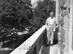 Hungary, Veszprém, Erzsébet sétány 1., Bakonyi Múzeum (később Laczkó Dezső Múzeum) terasza., 1958, Karabélyos Péter, museum, balcony, István Medgyaszay-design, Fortepan #57317