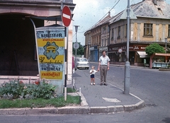 Magyarország, Veszprém, Szabadság tér., 1975, Karabélyos Péter, színes, Trabant-márka, hirdetőoszlop, automobil, Fortepan #57321